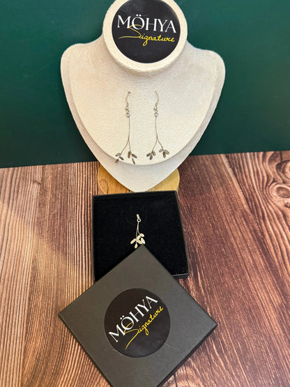 Conjunto SEIVÄ — pingente e brincos de ramo de oliveira em prata 925 na caixa MÖHYA Signature