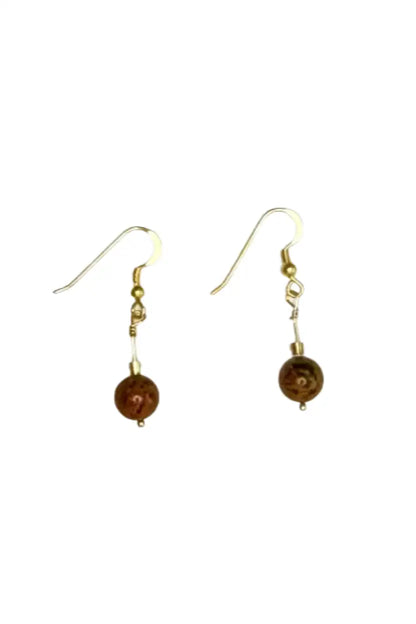 Par de brincos pendentes em prata dourada com contas redondas marrons, joias modernas