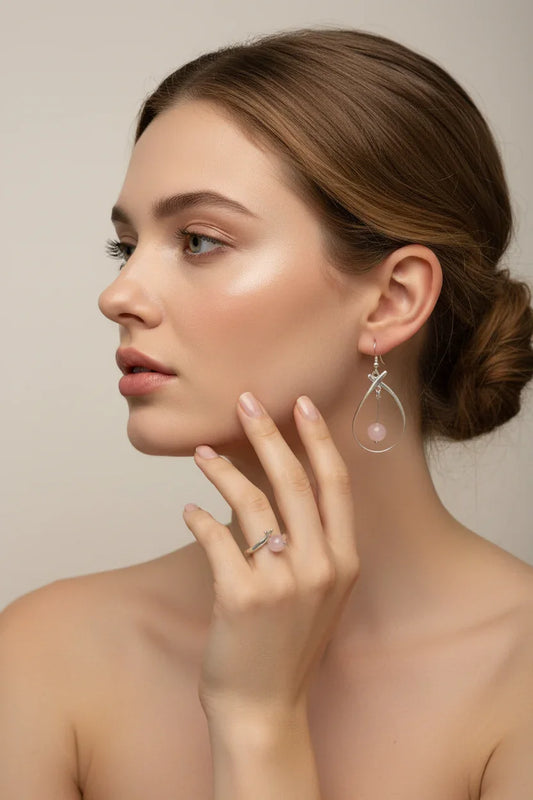 Mulher usando conjunto MÖHYA Signature